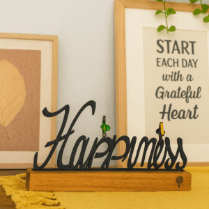 Item Decorativo de Madeira Happiness